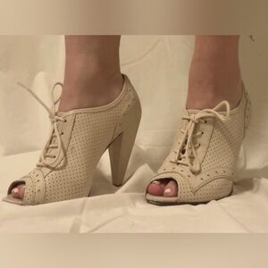 Seychelles Lace up Peep toe Heel [1984]
